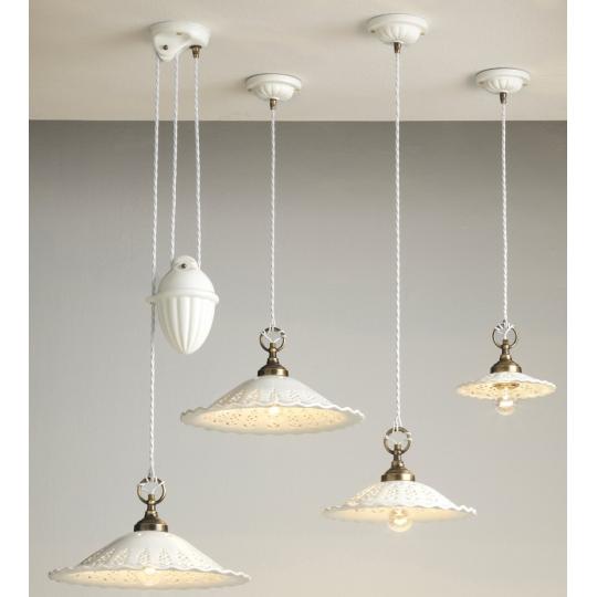 country mediterran lampacsalad provence csipkes ellensulyos fuggesztek lampa  provence videki paraszthaz stilusu keramia klasszikus antikolt feher lampaburas fuggesztek .jpg